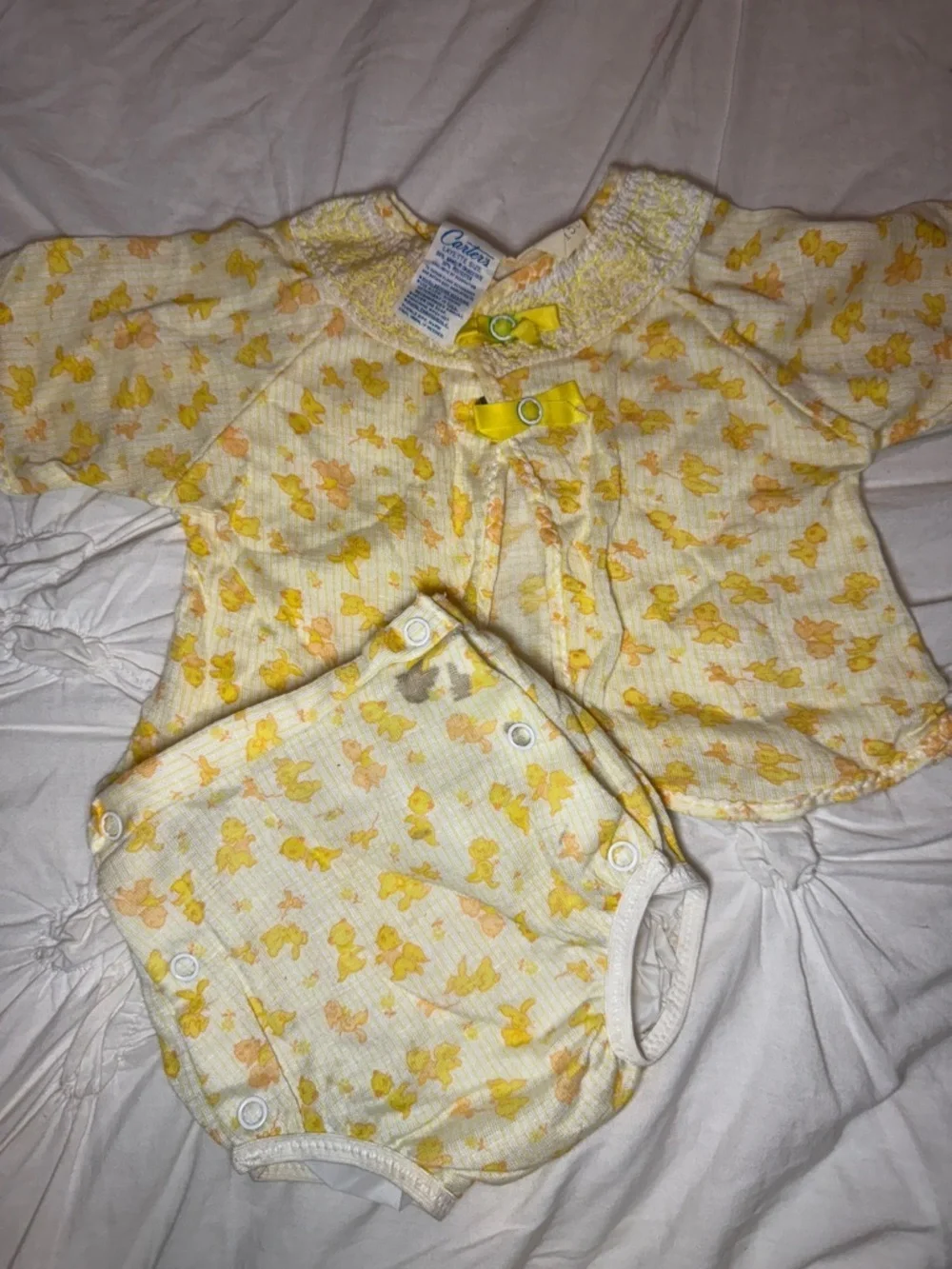 CARTER'S LAYETTE YELLOW SIZE SET PLASTIC LINNING- VINTAGE BABY ANIMALS